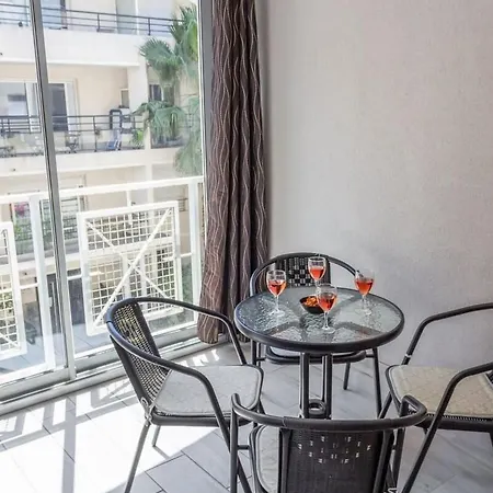 Le Bricka - Hypercentre - Cosy - 2 Min From The Sea * Antibes