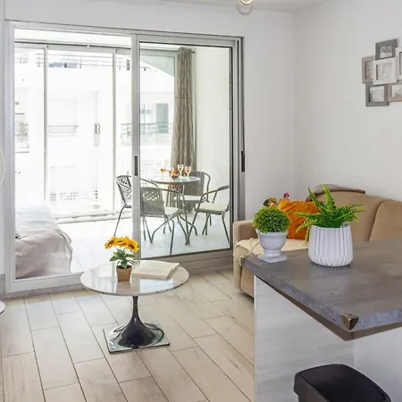 Appartement Le Bricka - Hypercentre - Cosy - 2 Min From The Sea Antibes